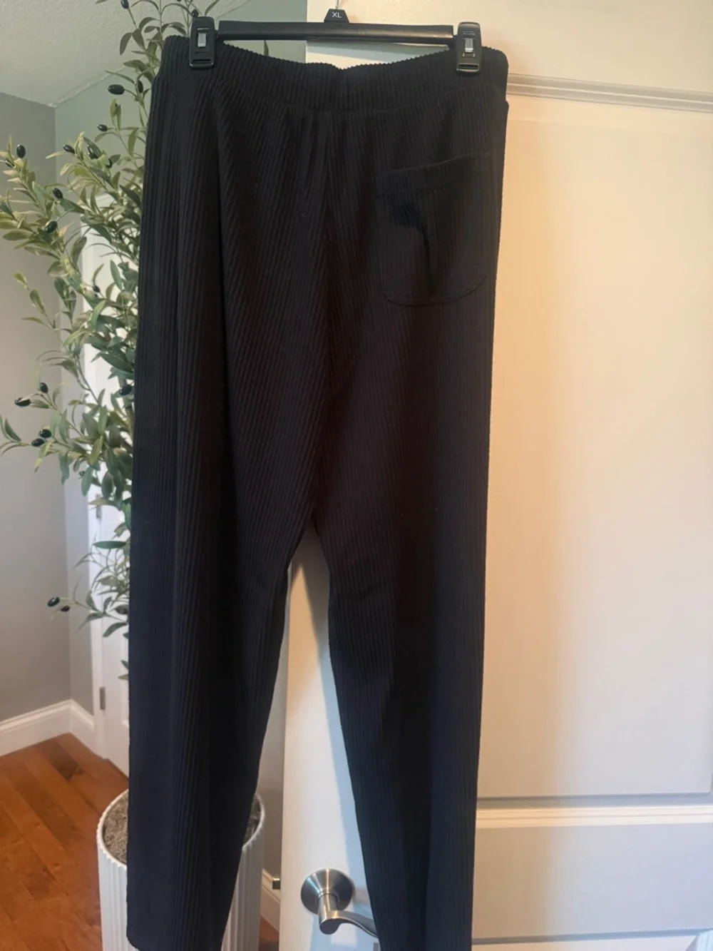 Alo Yoga Muse Set - Pullover and Wide Leg Pants - Picture 3 of 6
